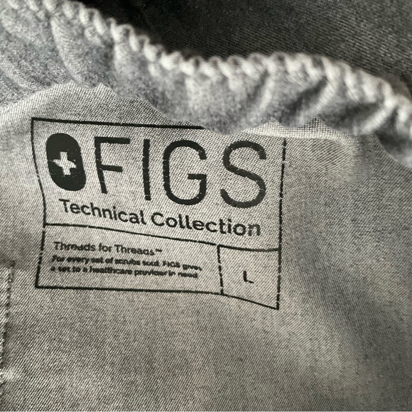 FIGS Technical Collection gray scrub pants size Large (H1) - Picture 6 of 6